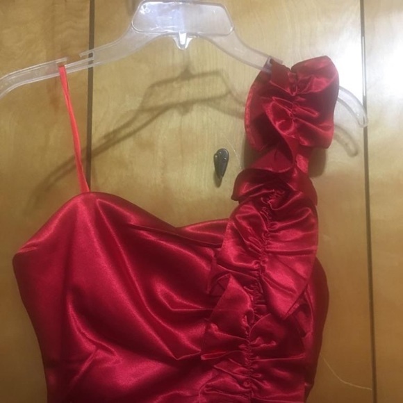 Evening Gown Prom Homecoming - Picture 3 of 6